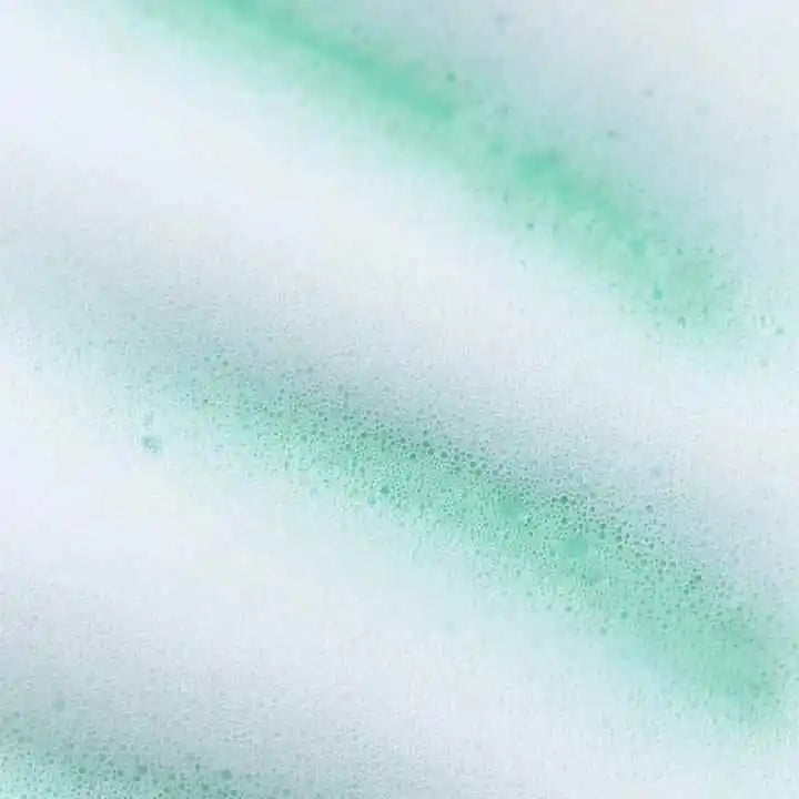 Thsi is a sample of faom produce while using foaming gel face cleanser for oily skin